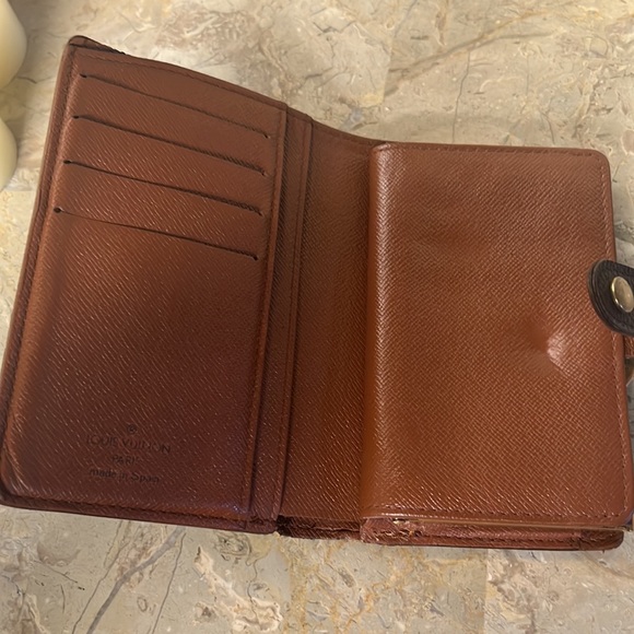 ♥️ HOST PICK♥️ Louis Vuitton Vintage Monogram Viennois KissLock Wallet - Picture 6 of 13